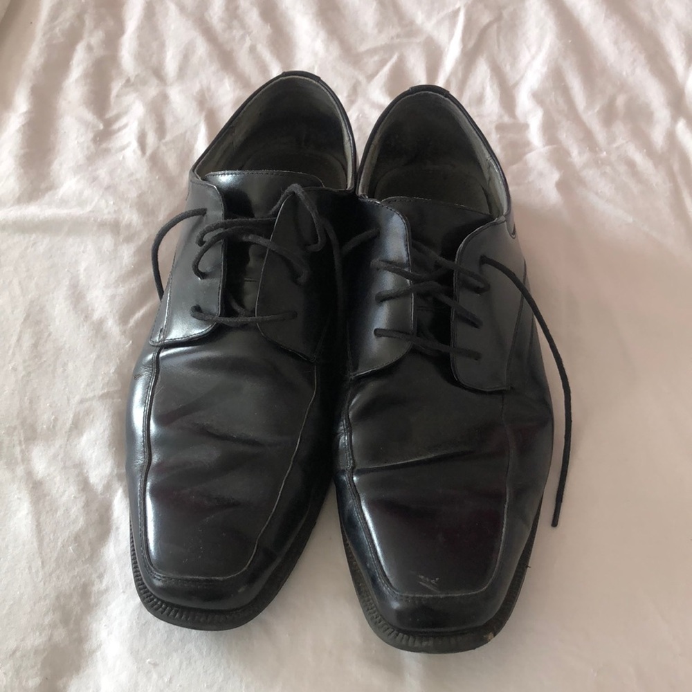 Florsheim mens dress shoes size 12. Great condition